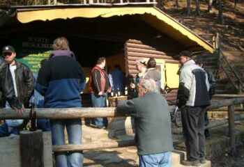 2007 - Vereine feiern die Fertigstellung der Innenarbeiten an der Amselseehütte